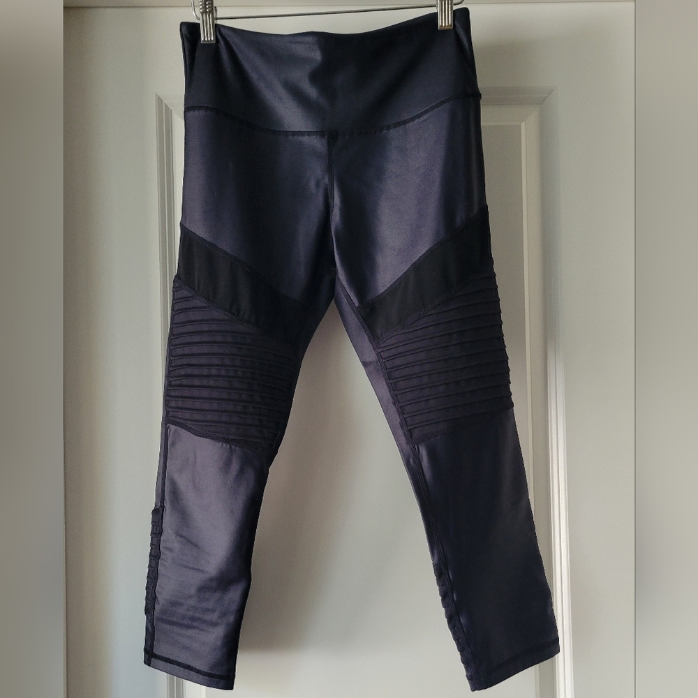 EUC- Just Live Crop Moto Leggings  Black Size Medium